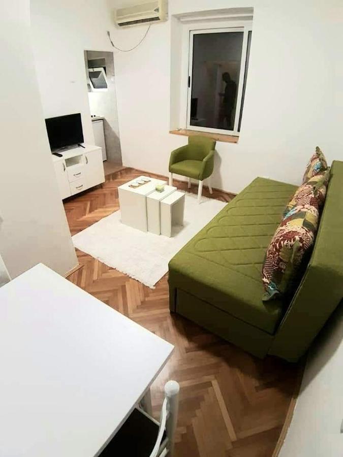 Small&Cozy Apartment Podgorica Bagian luar foto